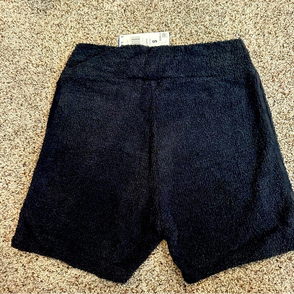 New ADIDAS Terry Cloth Shorts - Picture 5 of 8